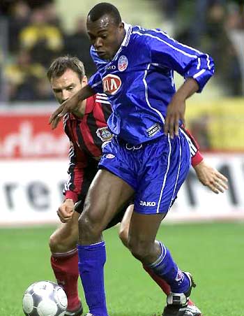 万美元的收 万美元的收